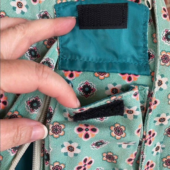 KAVU Rope Sling Bag – Mint Green Floral Print Crossbody Backpack - Picture 3 of 6